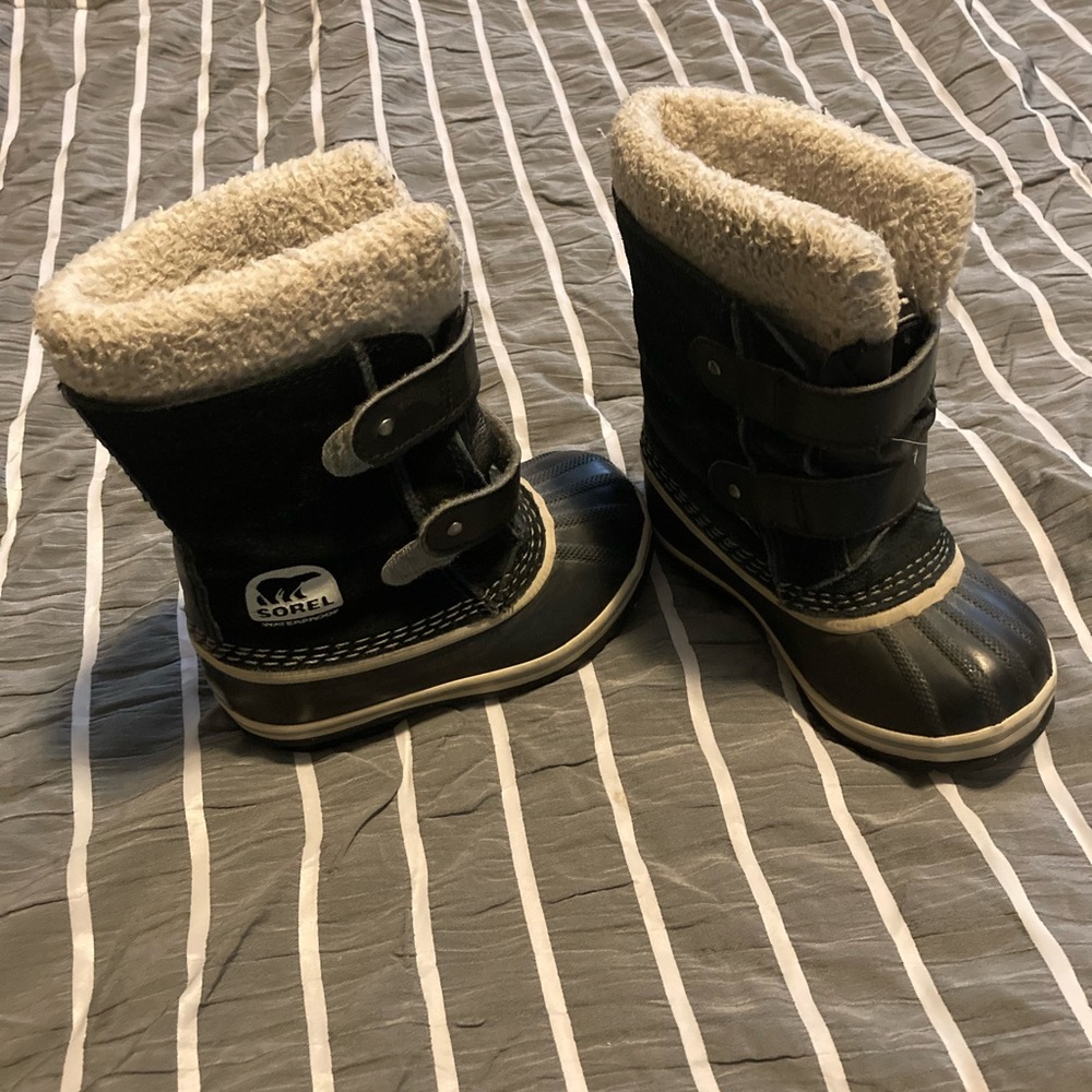 Sorel kid snow boots